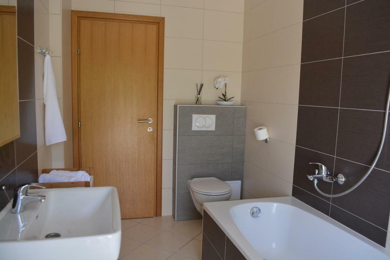Villa Antea - Modern House With Pool Pag Town Εξωτερικό φωτογραφία